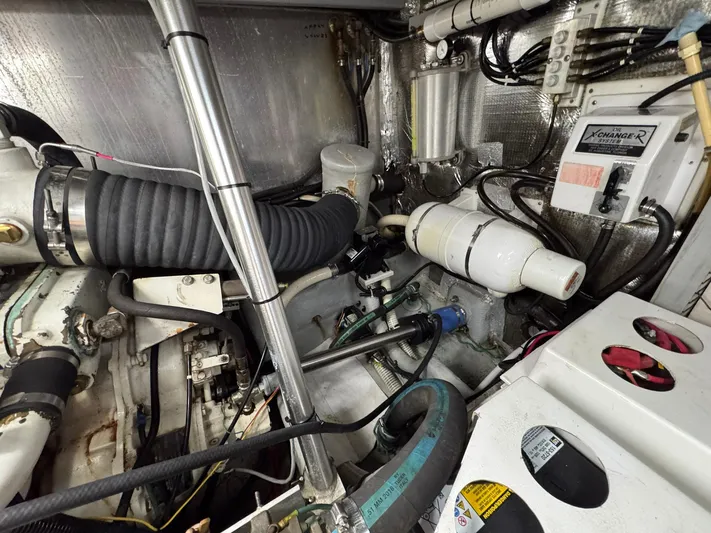 S-dan Yacht Photos Pics 1998 Mainship 47 Engine Room