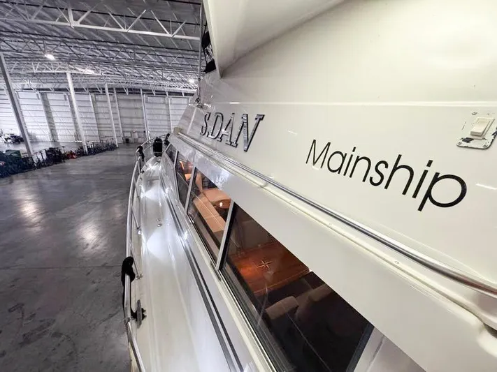 S-dan Yacht Photos Pics 1998 Mainship Exterior