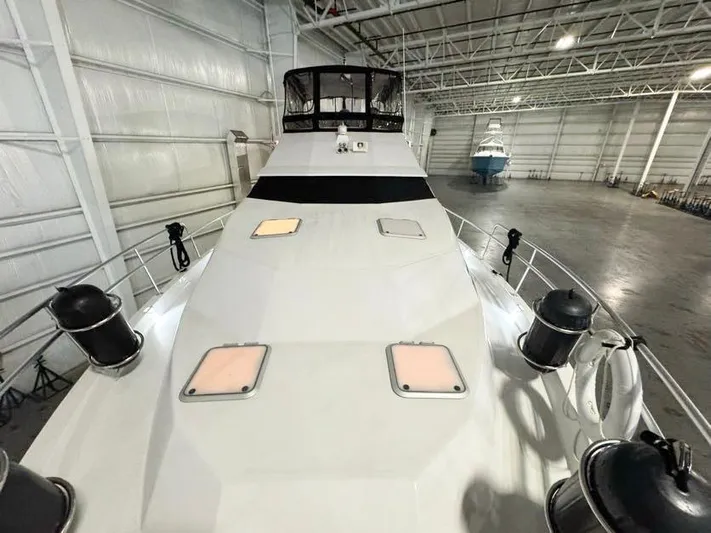 S-dan Yacht Photos Pics 1998 Mainship 47 Bow