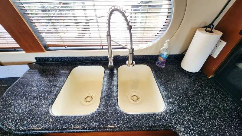 Kateri Marie Yacht Photos Pics 