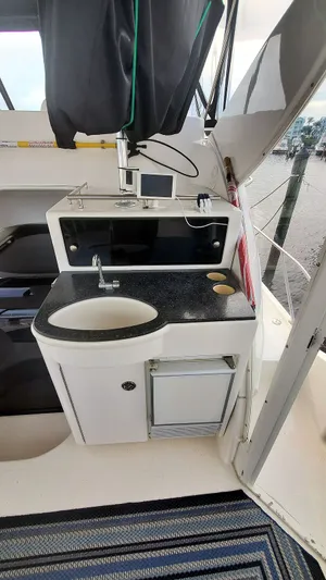 Loon A Sea Yacht Photos Pics Sundeck Wetbar