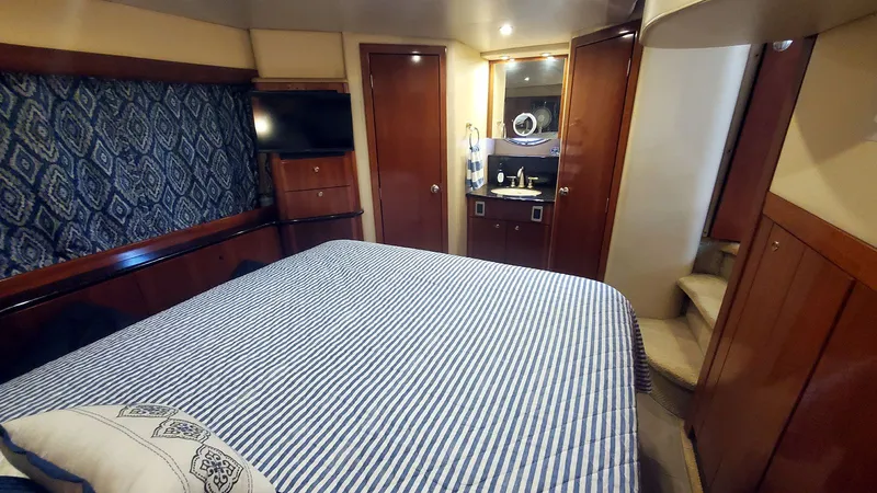 Loon A Sea Yacht Photos Pics Master Stateroom Port