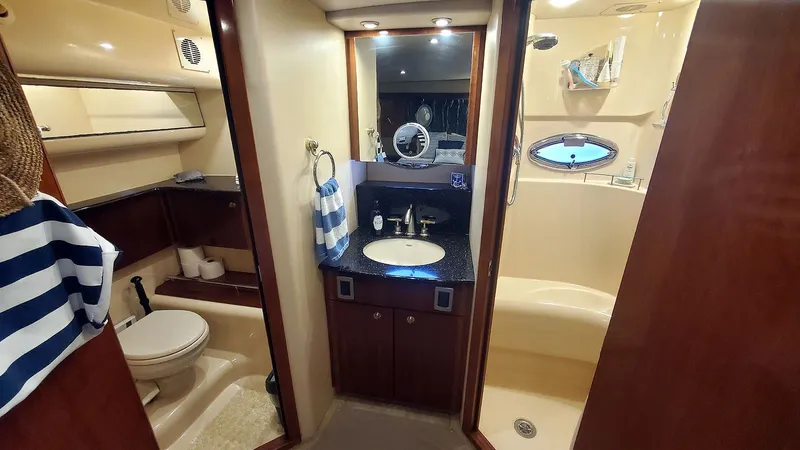 Loon A Sea Yacht Photos Pics Master Head