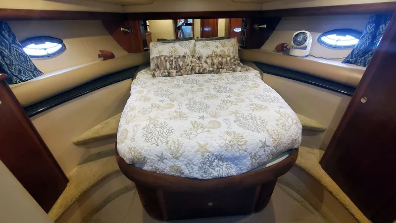 Loon A Sea Yacht Photos Pics Guest Stateroom Forward