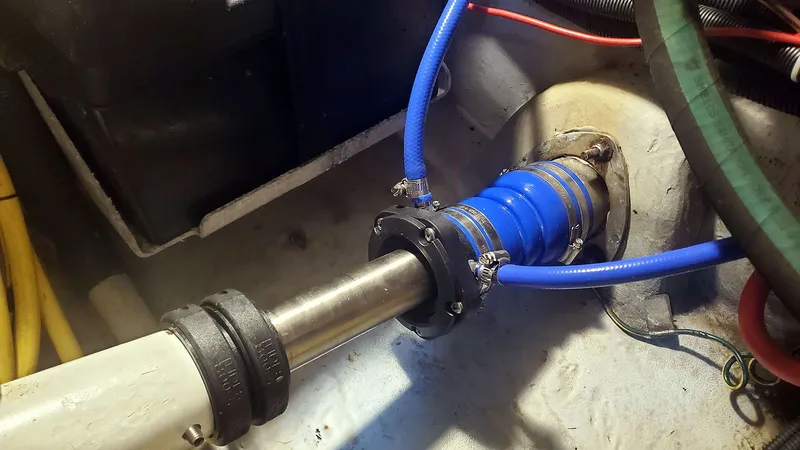 Loon A Sea Yacht Photos Pics Starboard Dripless Shaft Seal