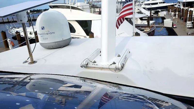 Loon A Sea Yacht Photos Pics Hinged Mast