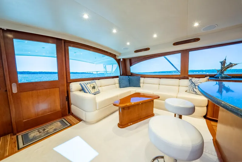 Lisa K Yacht Photos Pics Billy Holton 64 Lisa K - Salon