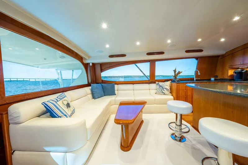 Lisa K Yacht Photos Pics Billy Holton 64 Lisa K - Salon