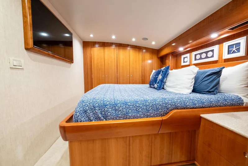 Lisa K Yacht Photos Pics Billy Holton 64 Lisa K - Master Stateroom