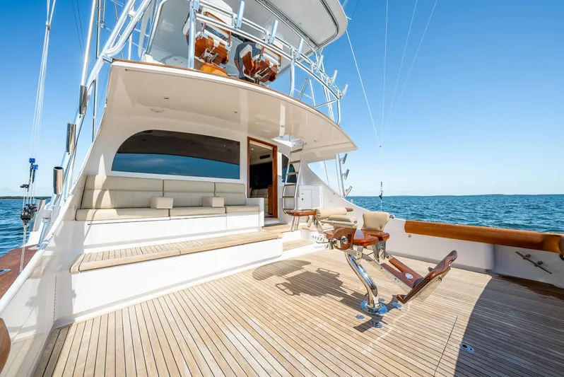 Lisa K Yacht Photos Pics Billy Holton 64 Lisa K - Cockpit