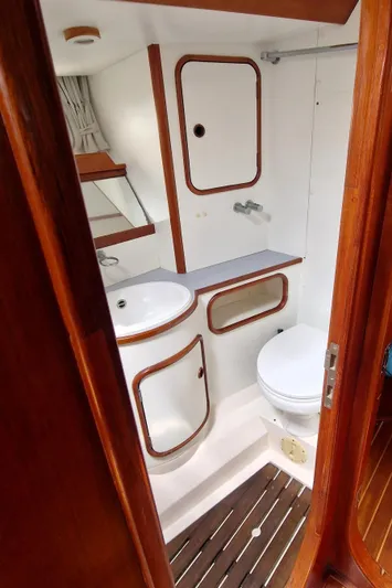 Papermoon Yacht Photos Pics 