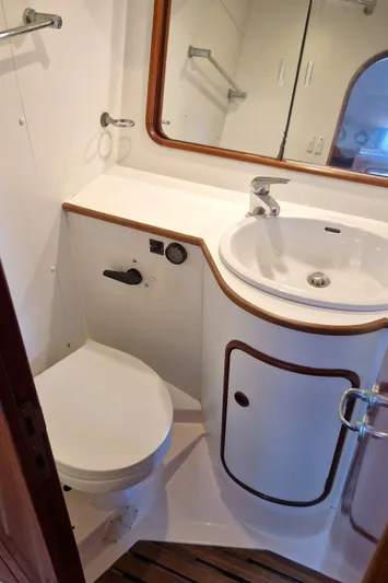 Papermoon Yacht Photos Pics 