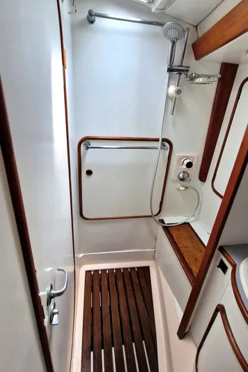 Papermoon Yacht Photos Pics 