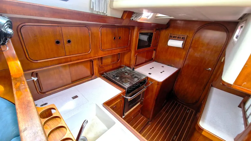 Papermoon Yacht Photos Pics 