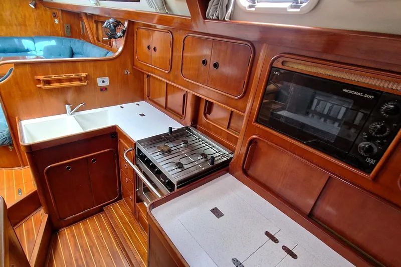 Papermoon Yacht Photos Pics 