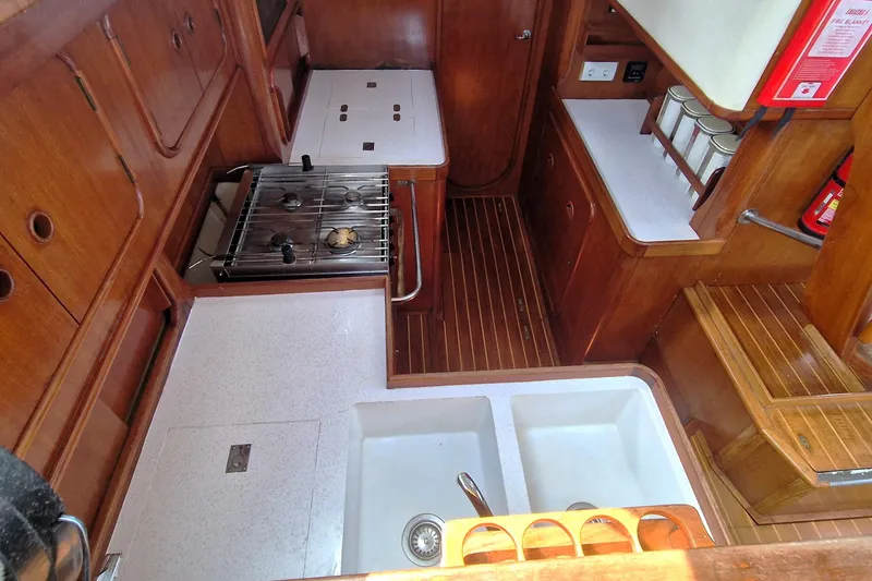 Papermoon Yacht Photos Pics 