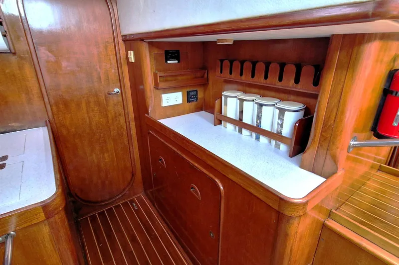 Papermoon Yacht Photos Pics 