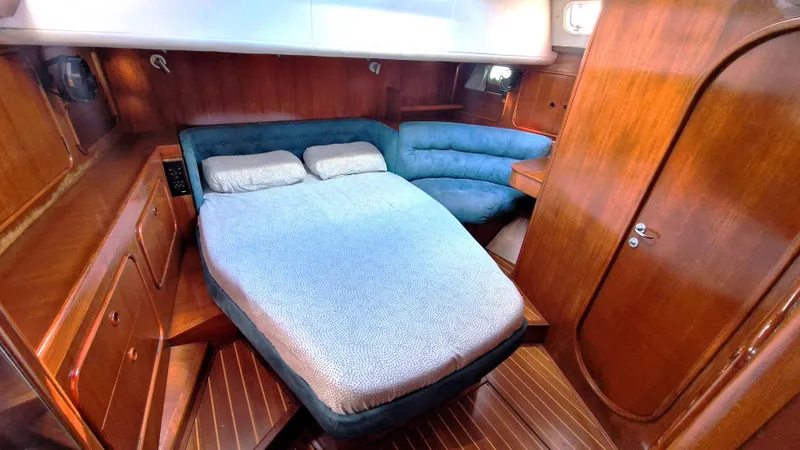 Papermoon Yacht Photos Pics 