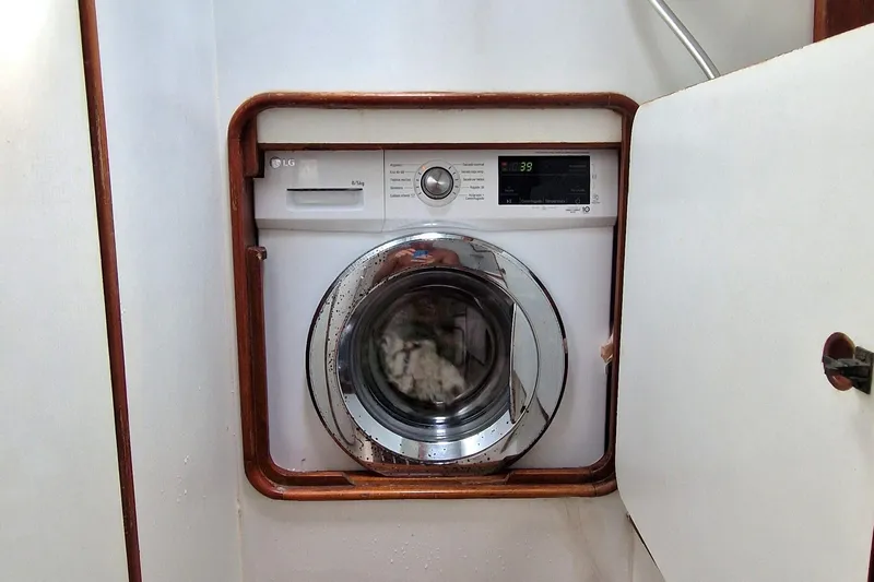 Papermoon Yacht Photos Pics 