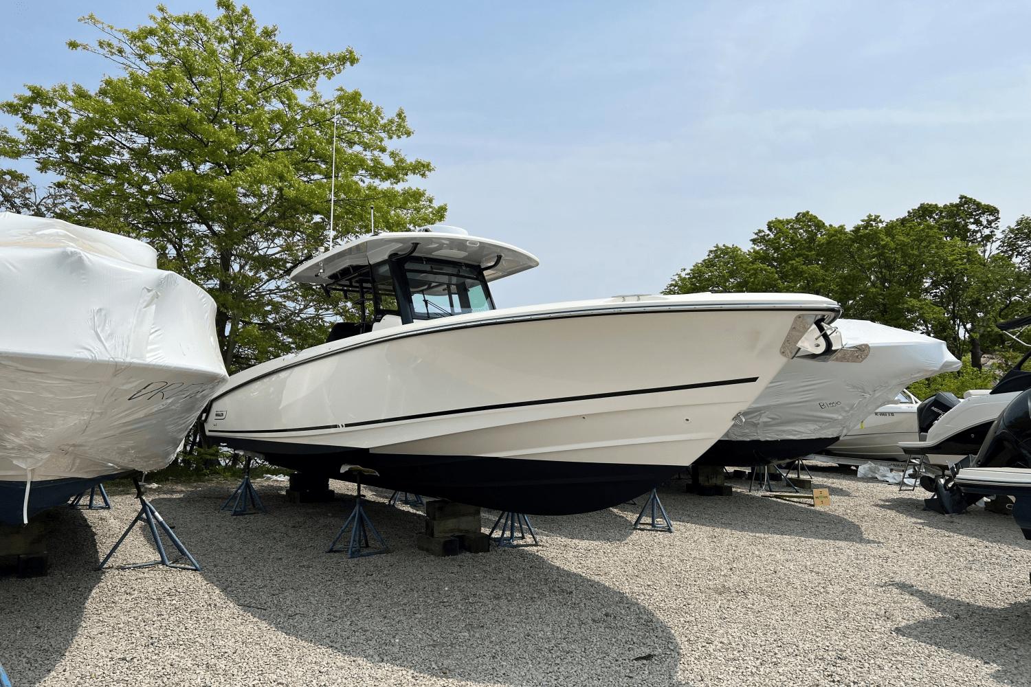 2023 Boston Whaler 330 Outrage Runabout for sale - YachtWorld