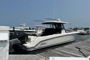 2023 33' Boston Whaler-330 Outrage Quincy, MA, US