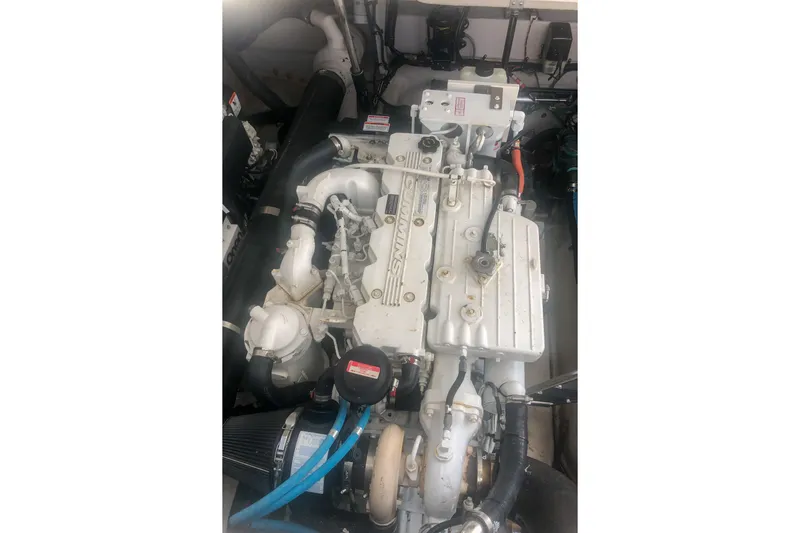  Yacht Photos Pics Engine of 2007 Sea Ray 40 Sundancer boat, showcasing detailed components.