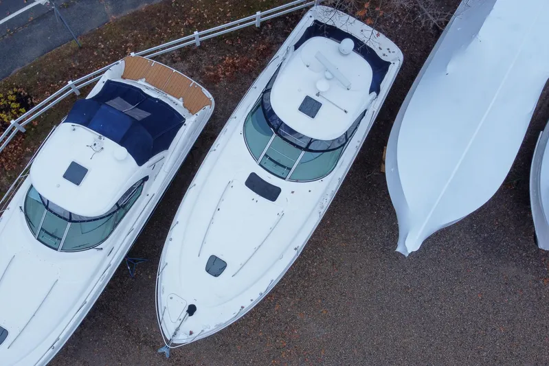  Yacht Photos Pics Aerial view of 2007 Sea Ray 40 Sundancer boats in storage.