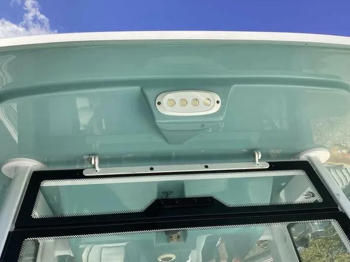  Yacht Photos Pics Tidewater 280 CC Adventure 2021 boat roof with LED light and windshield.