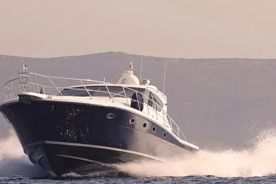 2004 Uniesse 57