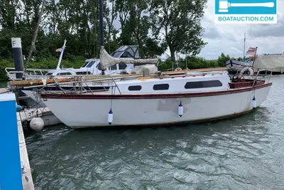 1900 Sailboat 850