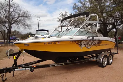 Correct Craft Super Air Nautique 230