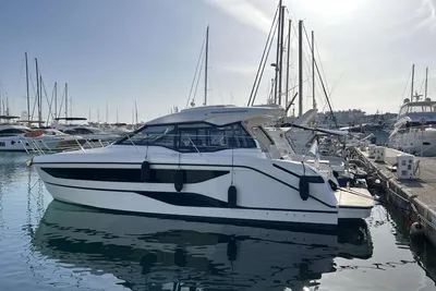 2022 Bavaria SR36