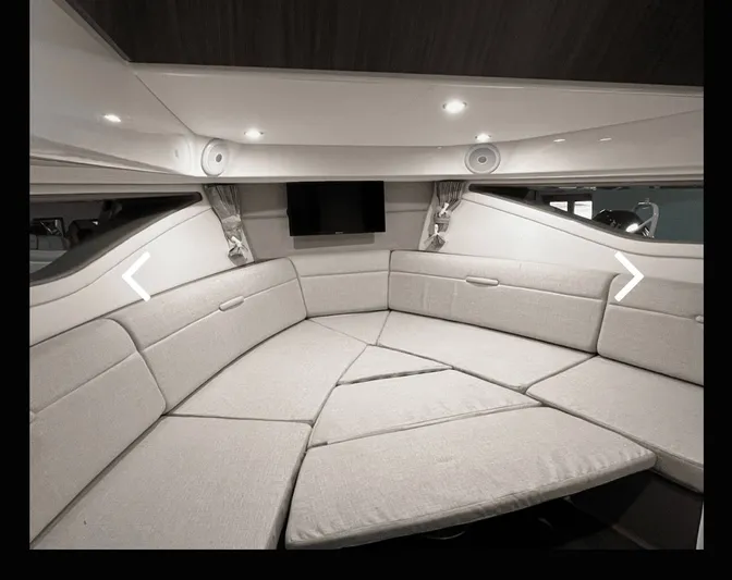  Yacht Photos Pics 2024 Sea Ray Sundancer 320 Coupe interior cabin view.