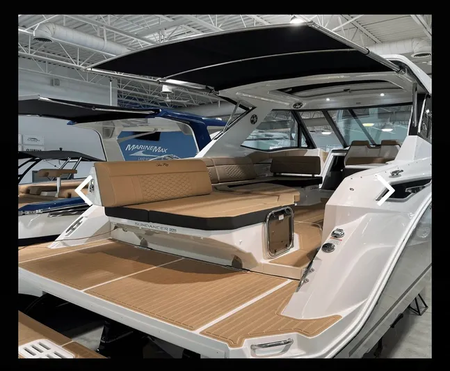 Yacht Photos Pics 2024 Sea Ray Sundancer 320 Coupe in showroom.