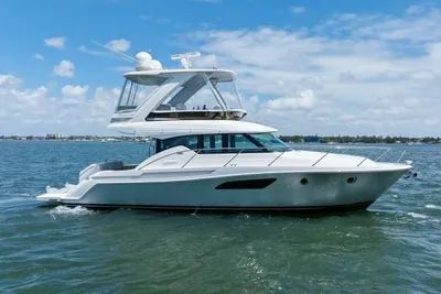 Tiara Yachts 44 Flybridge
