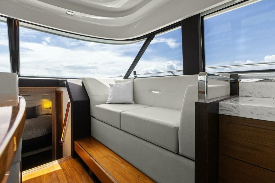 2017 Tiara Yachts 44 