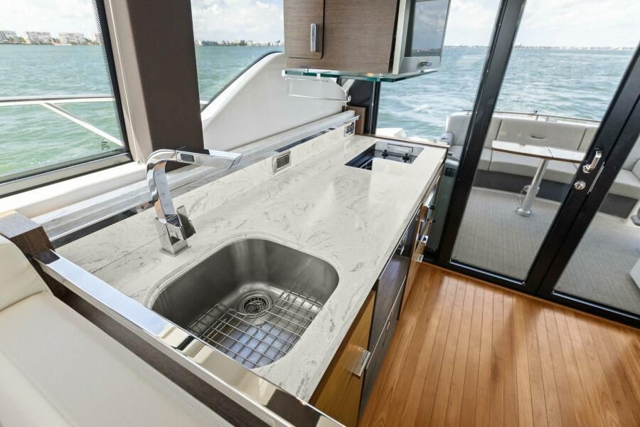 2017 Tiara Yachts 44 