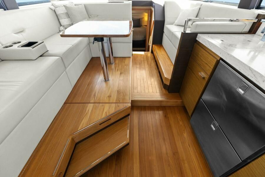 2017 Tiara Yachts 44 