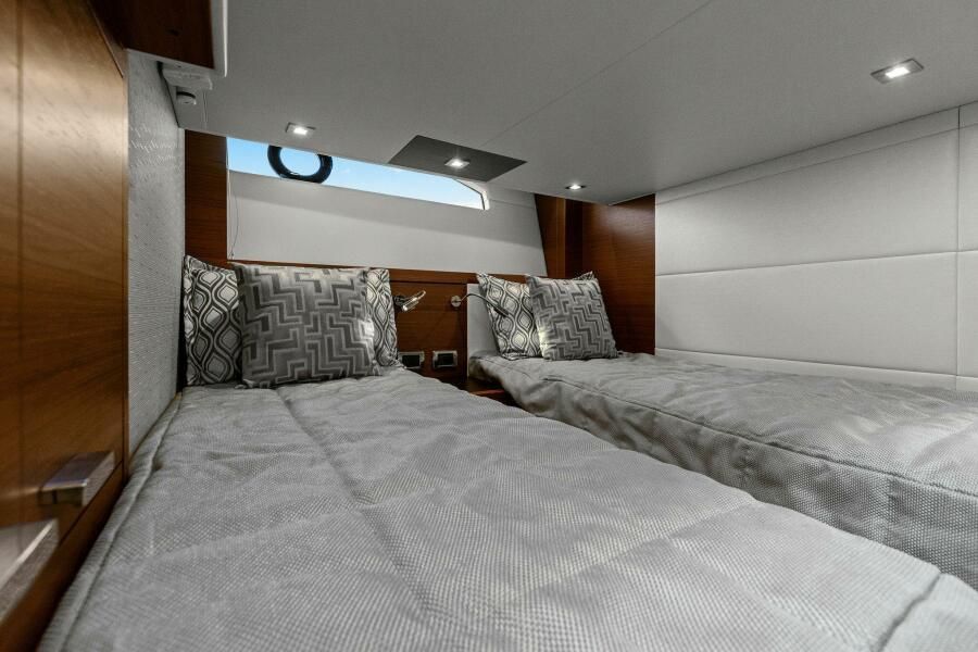 2017 Tiara Yachts 44 