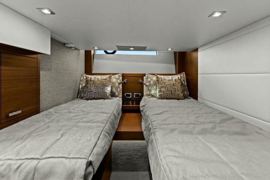 2017 Tiara Yachts 44 