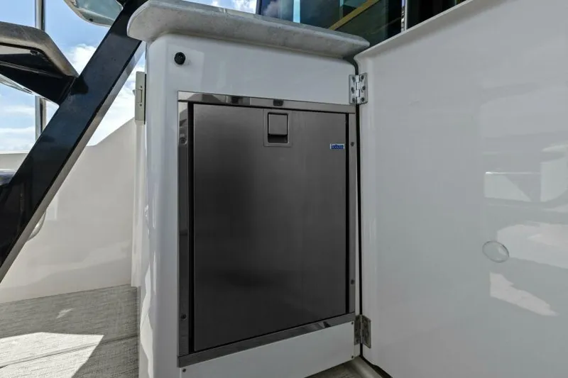 Wild Blue Yacht Photos Pics Cockpit