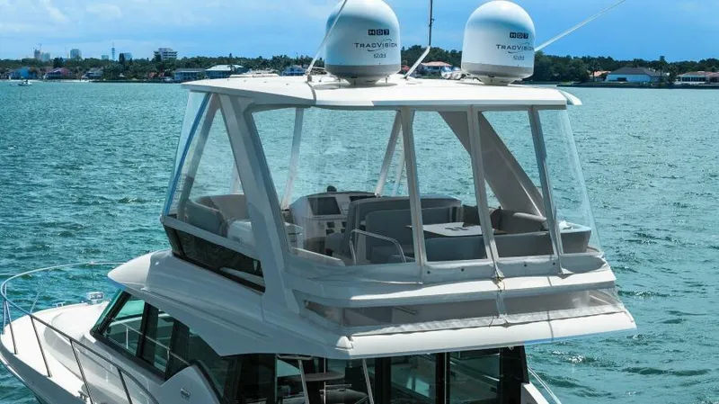 Wild Blue Yacht Photos Pics Flybridge