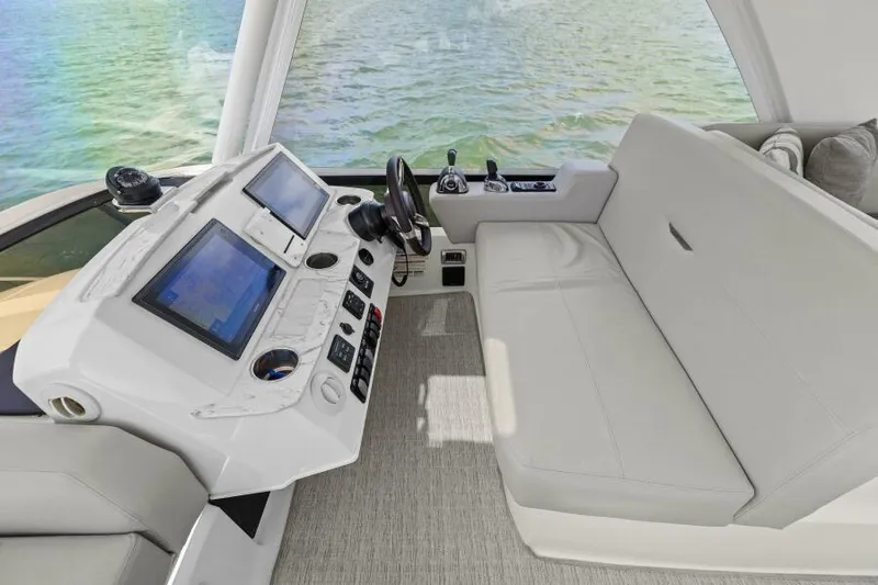 Wild Blue Yacht Photos Pics Flybridge