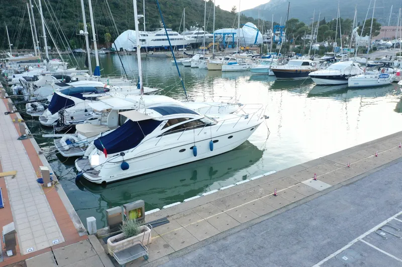  Yacht Photos Pics Princess V 48