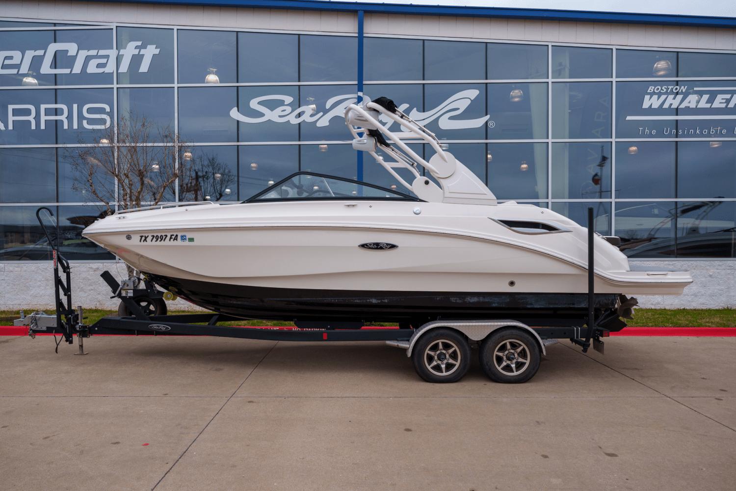 2019 Sea Ray SDX 250 Runabout for sale - YachtWorld