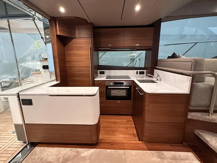 F55163 Yacht Photos Pics 