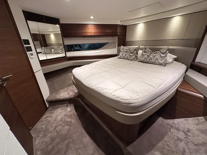 F55163 Yacht Photos Pics 