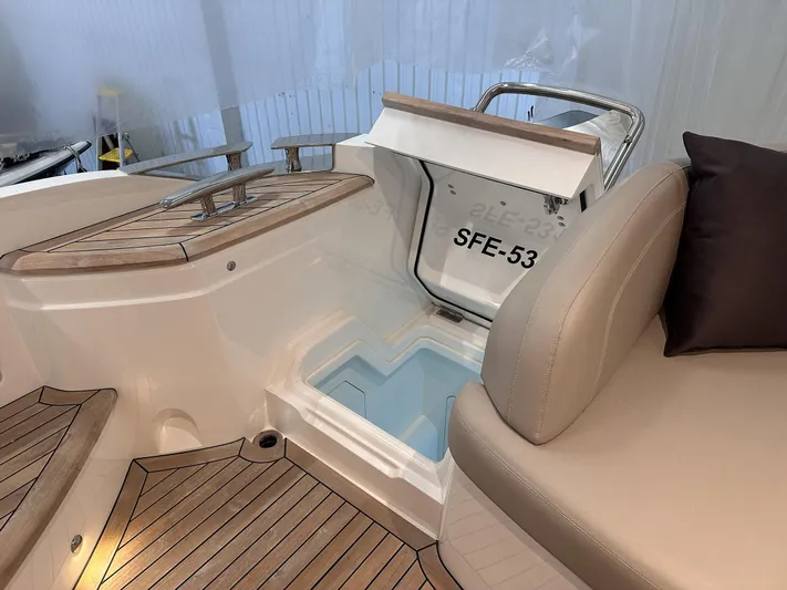 F55163 Yacht Photos Pics 