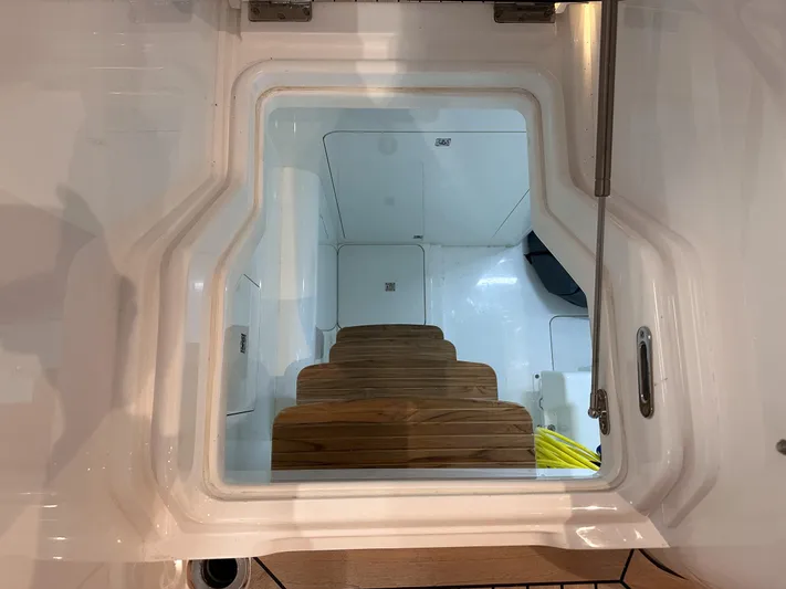 F55163 Yacht Photos Pics 