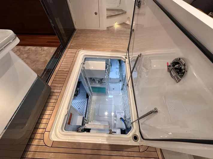 F55163 Yacht Photos Pics 